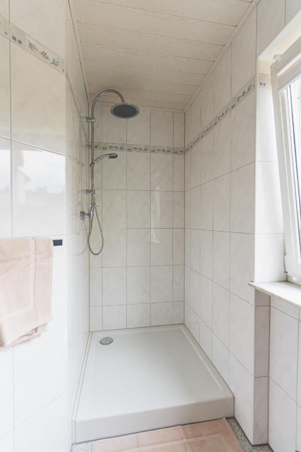 Appartment In Den Weinbergen Bei Mainz - Mit 2X Doppelzimmern, 1X Grosses Wohnzimmer, Bad & Kueche Stadecken-Elsheim Eksteriør bilde