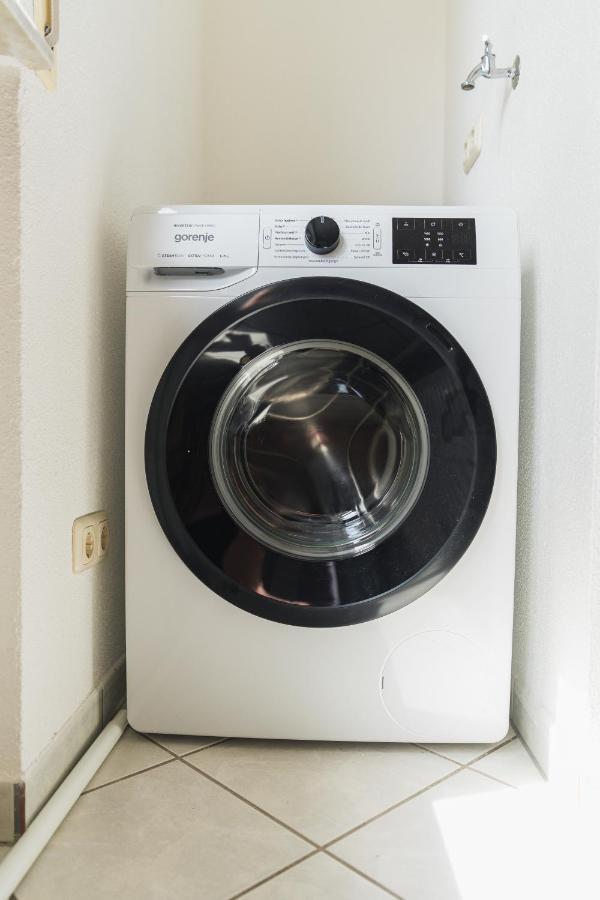 Appartment In Den Weinbergen Bei Mainz - Mit 2X Doppelzimmern, 1X Grosses Wohnzimmer, Bad & Kueche Stadecken-Elsheim Eksteriør bilde