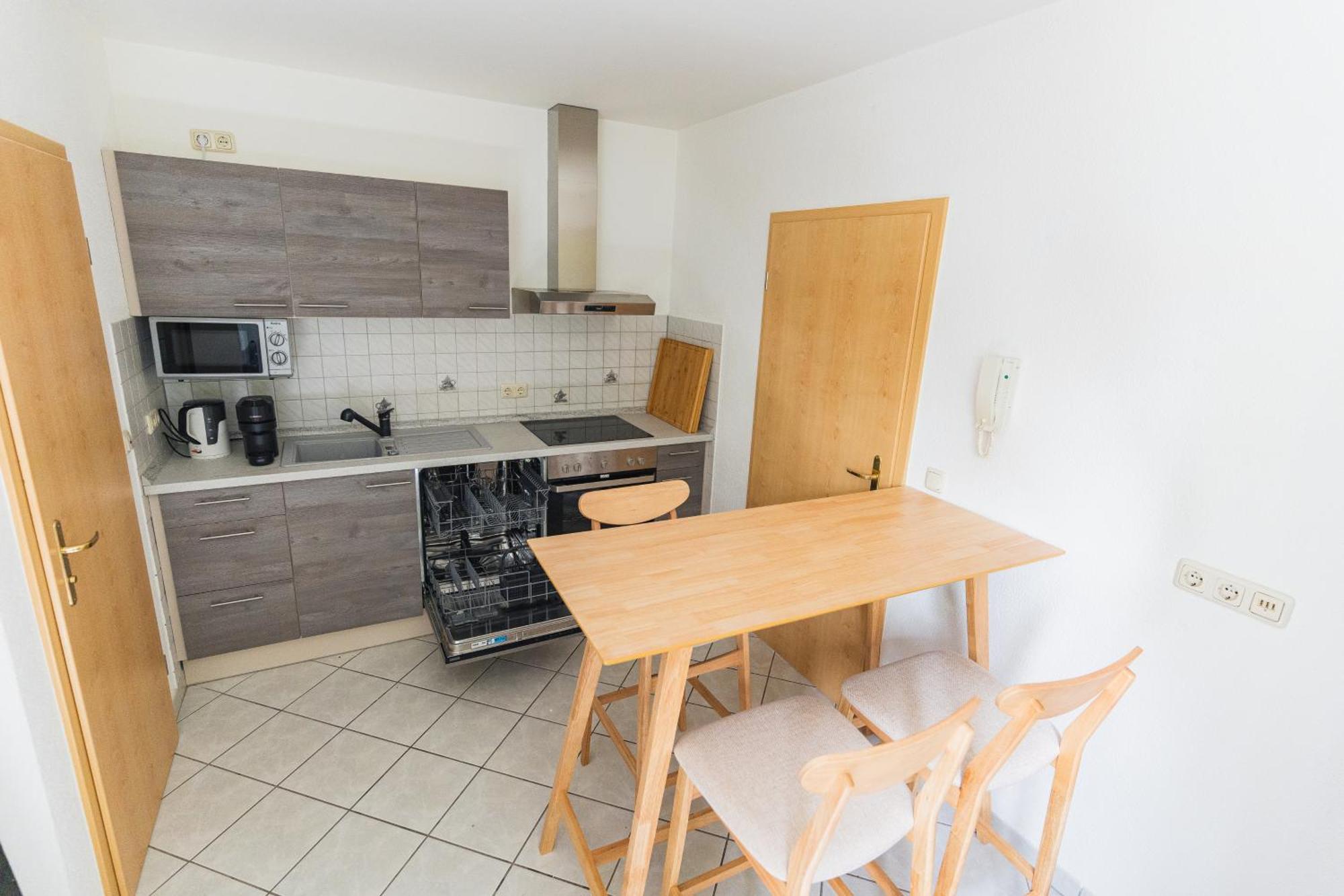 Appartment In Den Weinbergen Bei Mainz - Mit 2X Doppelzimmern, 1X Grosses Wohnzimmer, Bad & Kueche Stadecken-Elsheim Eksteriør bilde
